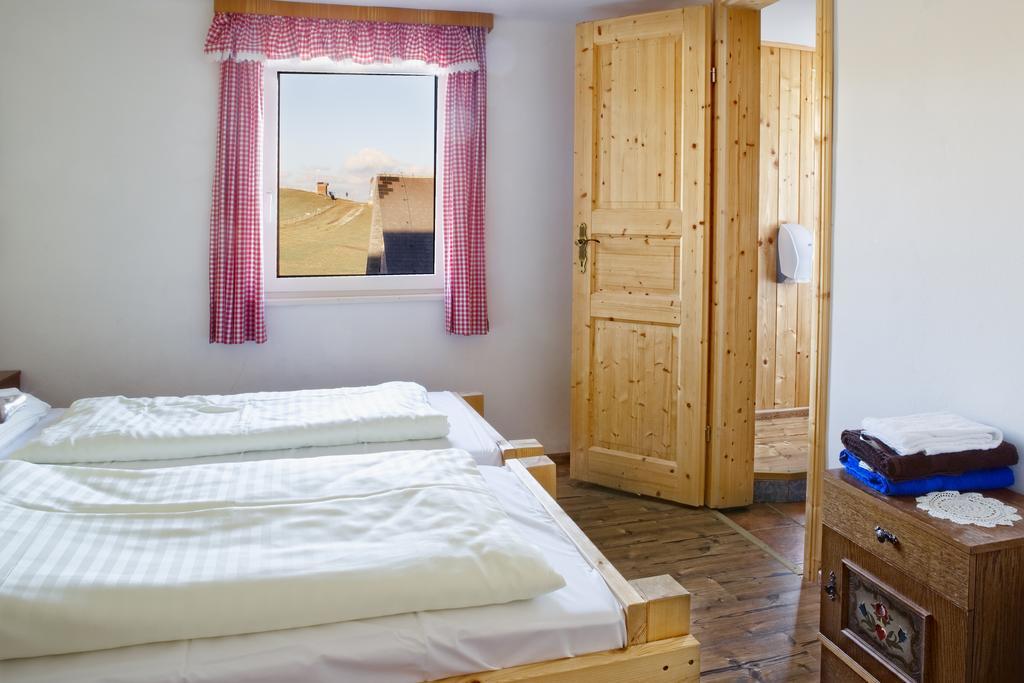 Altes Almhaus Hotel Maria Lankowitz Værelse billede